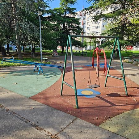Ferienwohnung Hawaii- 2 Bdr, Arena, Sava Centar, Free Parking Belgrad Exterior foto