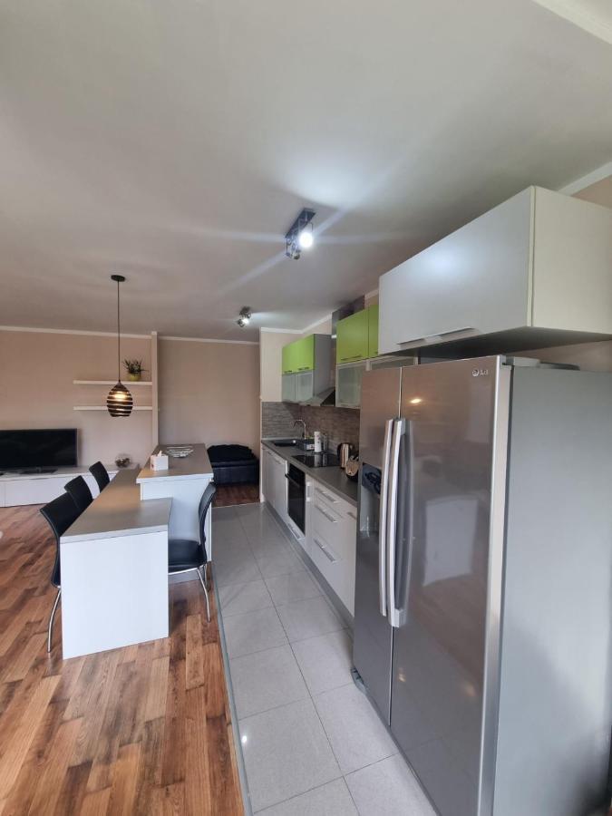 Ferienwohnung Hawaii- 2 Bdr, Arena, Sava Centar, Free Parking Belgrad Exterior foto