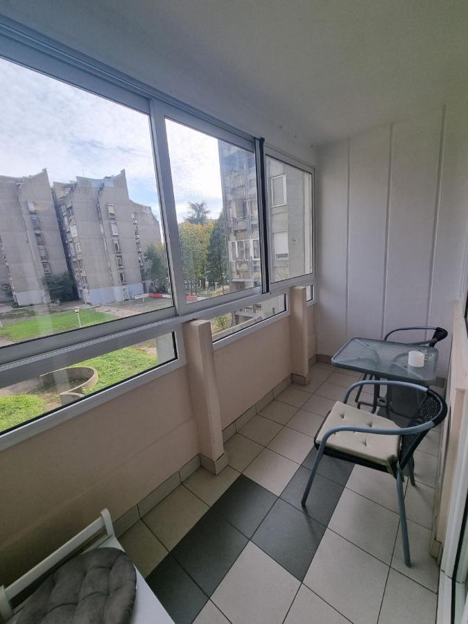 Ferienwohnung Hawaii- 2 Bdr, Arena, Sava Centar, Free Parking Belgrad Exterior foto