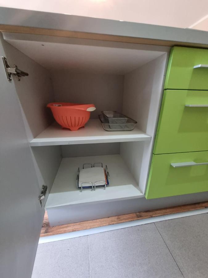 Ferienwohnung Hawaii- 2 Bdr, Arena, Sava Centar, Free Parking Belgrad Exterior foto